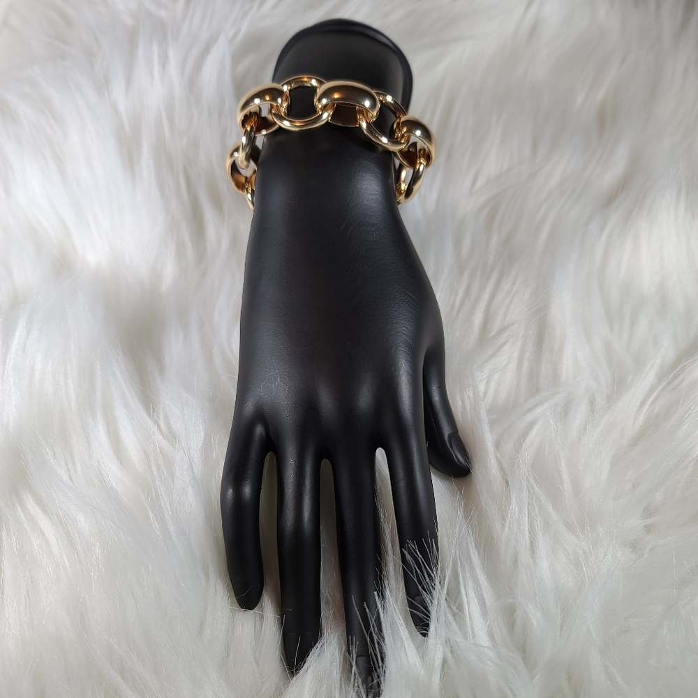 Goldtoned Thick Chained Bracelet